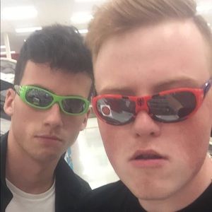 Meet your Posher, Max